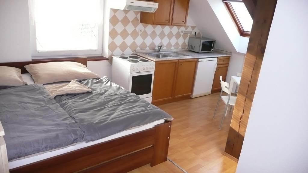 Apartments U Cara Ceske Budejovice Phòng bức ảnh